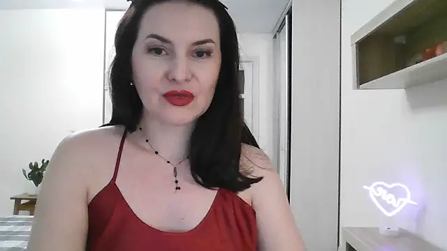 Victoria Glam online show from 02/07/25, 10:52