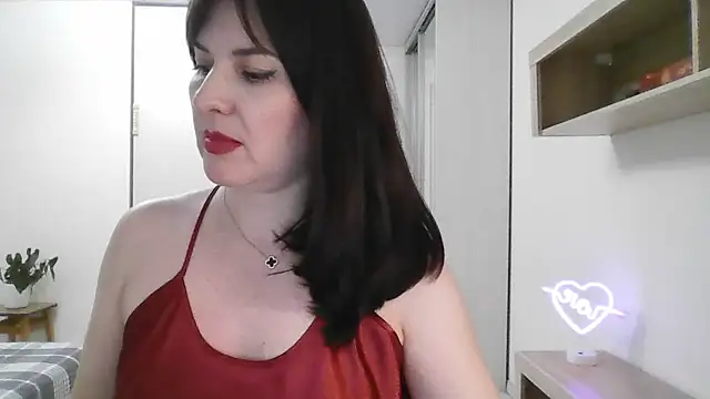 Victoria Glam online show from 02/11/25, 10:07