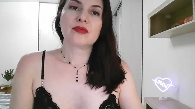 Victoria Glam online show from 02/17/25, 09:30