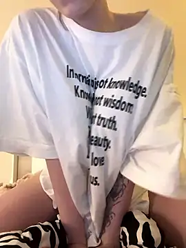 Molli Luv online show from 10/21/25, 03:24