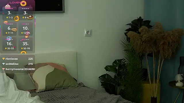 Snapshot of VeronaCritchlow chatting on 03/18/25, 02:04 VeronaCritchlow online show from 03/18/25, 02:04