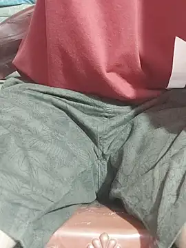 Snapshot of Extrembox5 chatting on 10/25/25, 05:26 Extrembox5 online show from 10/25/25, 05:26