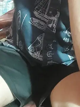 Snapshot of Extrembox5 chatting on 10/26/25, 03:34 Extrembox5 online show from 10/26/25, 03:34