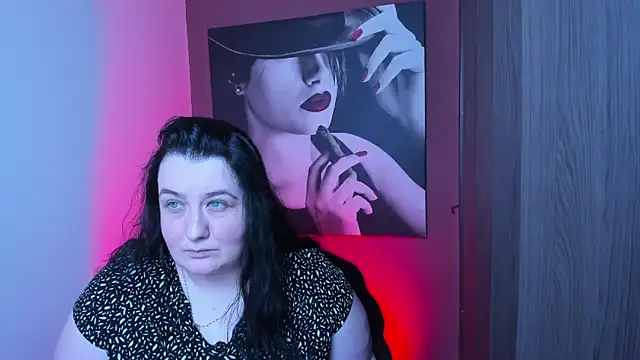 Snapshot of QueenOfHaze chatting on 12/18/25, 03:07 QueenOfHaze online show from 12/18/25, 03:07