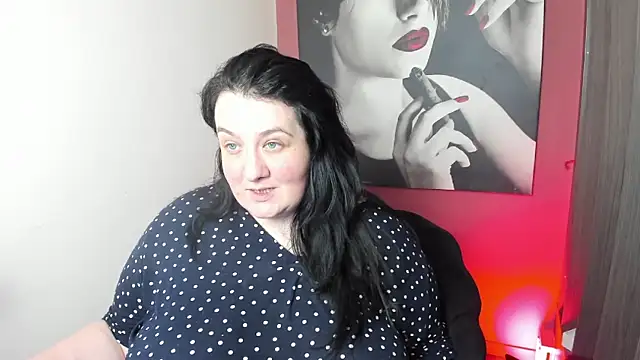 Snapshot of QueenOfHaze chatting on 02/09/26, 11:58 QueenOfHaze online show from 02/09/26, 11:58