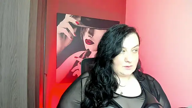 Snapshot of QueenOfHaze chatting on 07/17/26, 04:56 QueenOfHaze online show from 07/17/26, 04:56