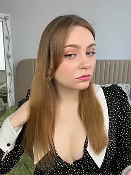 MiaM00N online show from 02/25/25, 07:20