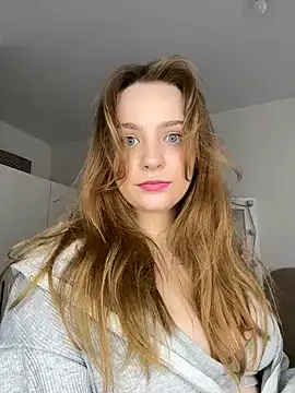 MiaM00N online show from 03/21/25, 07:22