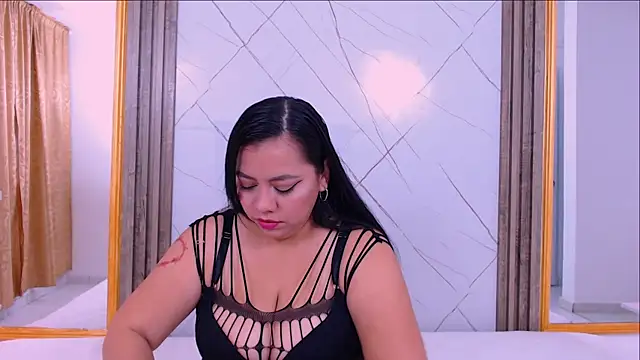 Snapshot of AmmyPike1 chatting on 02/18/25, 12:17 AmmyPike1 online show from 02/18/25, 12:17