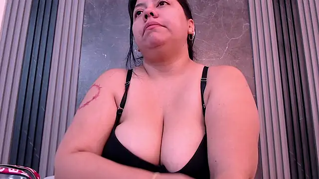 Snapshot of AmmyPike1 chatting on 09/09/25, 12:15 AmmyPike1 online show from 09/09/25, 12:15