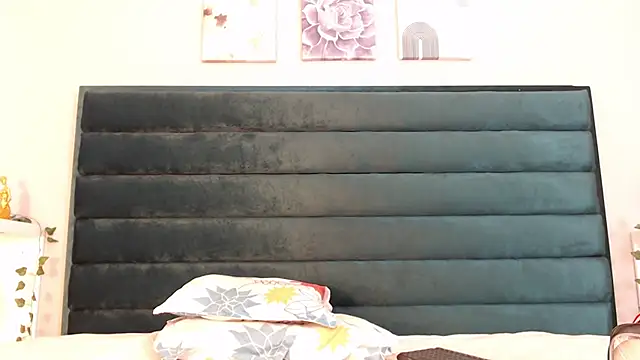 Snapshot of AmmyPike1 chatting on 10/10/25, 12:37 AmmyPike1 online show from 10/10/25, 12:37