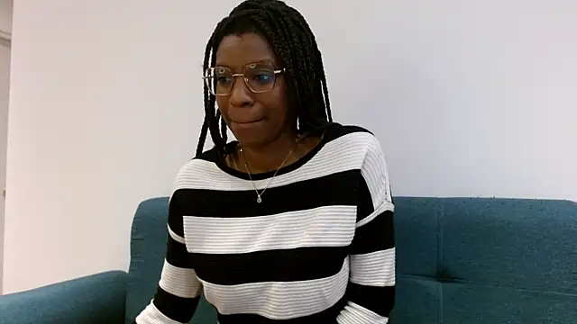 BrianaBrown1 online show from 02/04/25, 09:52