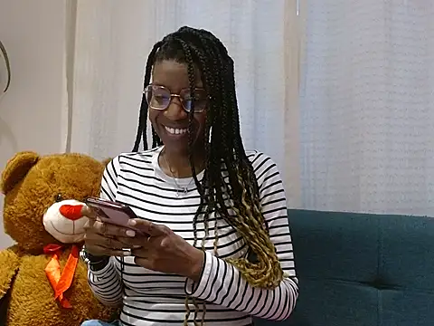 BrianaBrown1 online show from 02/12/25, 09:22