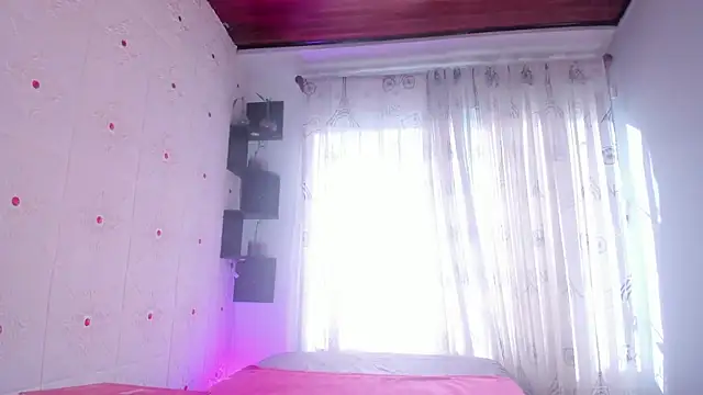 Snapshot of Valka_praskov chatting on 11/29/25, 01:25 Valka praskov online show from 11/29/25, 01:25