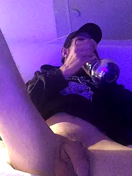 Snapshot of Pilote19 chatting on 10/27/25, 05:44 Pilote19 online show from 10/27/25, 05:44