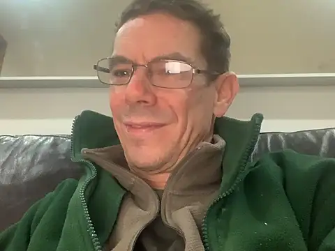 Snapshot of Kenhornu chatting on 02/20/26, 01:13 Kenhornu online show from 02/20/26, 01:13