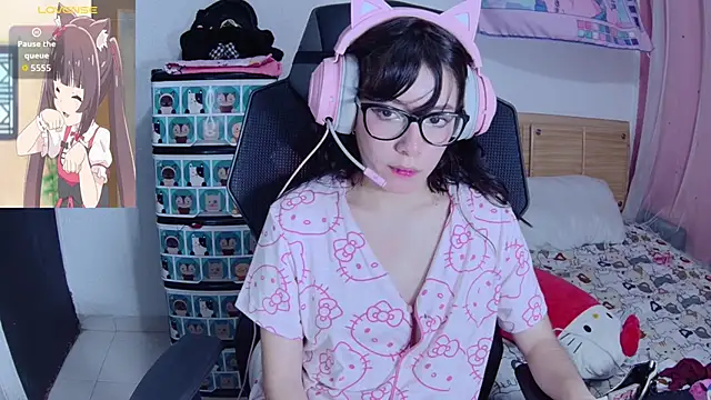 Yuna pinkk online show from 10/22/25, 04:02