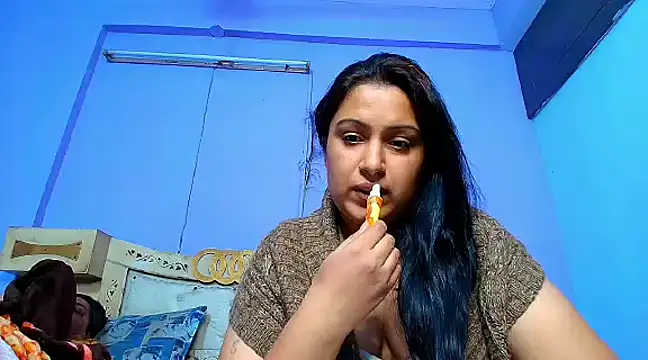 Snapshot of Sophia_James chatting on 02/15/25, 05:17 Sophia James online show from 02/15/25, 05:17