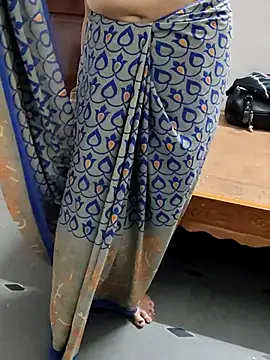 Snapshot of laxmitelugu78 chatting on 03/05/25, 05:18 laxmitelugu78 online show from 03/05/25, 05:18