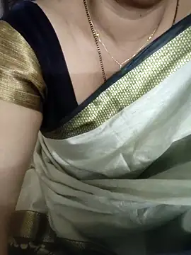 Snapshot of laxmitelugu78 chatting on 10/31/25, 03:57 laxmitelugu78 online show from 10/31/25, 03:57