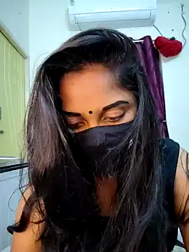 Snapshot of smiley_telugu chatting on 10/25/25, 02:02 smiley telugu online show from 10/25/25, 02:02