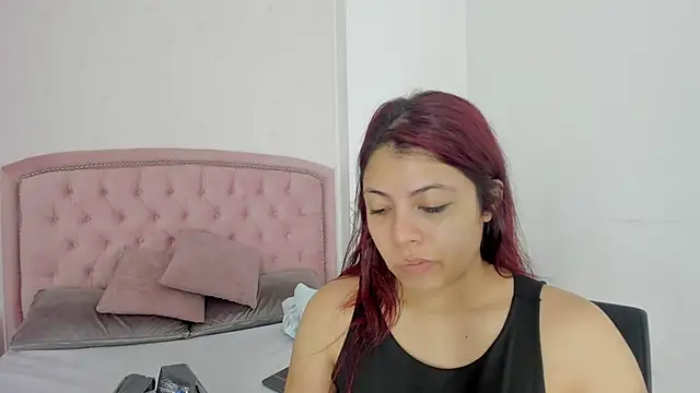 Kendall  Fox online show from 10/07/25, 04:09