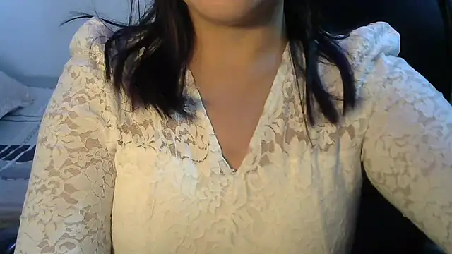 Snapshot of shutup_ chatting on 03/19/25, 10:33 shutup online show from 03/19/25, 10:33