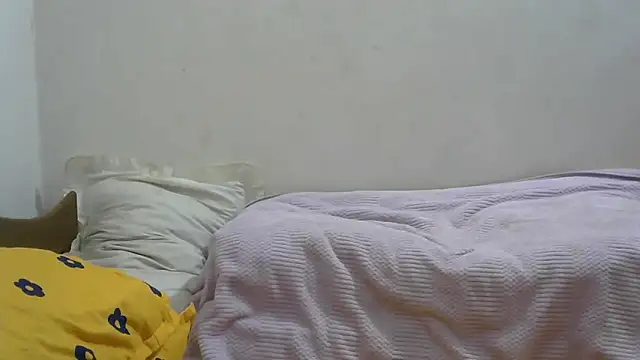 Snapshot of shutup_ chatting on 09/23/25, 06:55 shutup online show from 09/23/25, 06:55