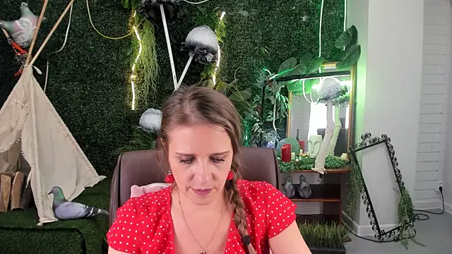 Snapshot of EmiliaBedy chatting on 02/01/25, 12:26 EmiliaBedy online show from 02/01/25, 12:26