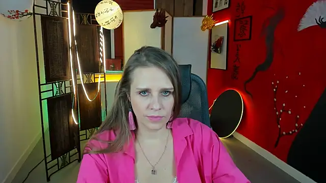 Snapshot of EmiliaBedy chatting on 02/11/25, 03:18 EmiliaBedy online show from 02/11/25, 03:18