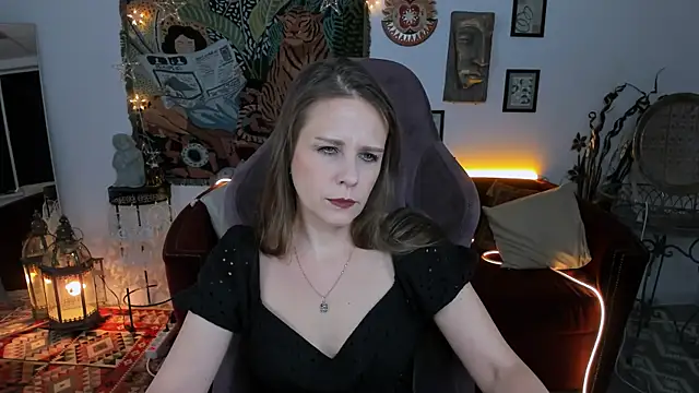 Snapshot of EmiliaBedy chatting on 02/13/25, 09:09 EmiliaBedy online show from 02/13/25, 09:09