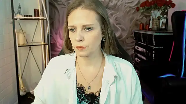 Snapshot of EmiliaBedy chatting on 02/15/25, 09:05 EmiliaBedy online show from 02/15/25, 09:05