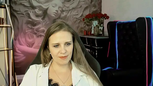 Snapshot of EmiliaBedy chatting on 02/15/25, 03:17 EmiliaBedy online show from 02/15/25, 03:17