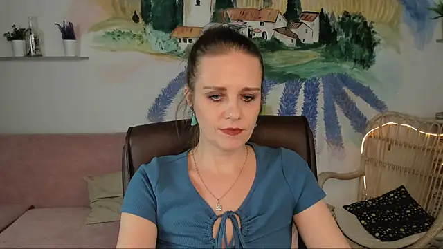 Snapshot of EmiliaBedy chatting on 02/22/25, 12:19 EmiliaBedy online show from 02/22/25, 12:19