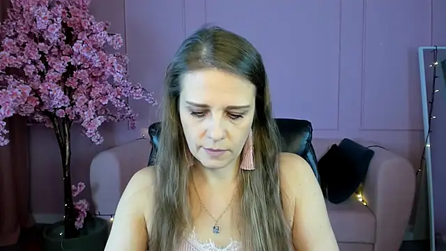 Snapshot of EmiliaBedy chatting on 02/24/25, 09:10 EmiliaBedy online show from 02/24/25, 09:10