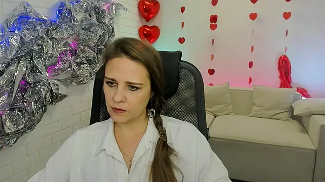 Snapshot of EmiliaBedy chatting on 02/25/25, 09:09 EmiliaBedy online show from 02/25/25, 09:09