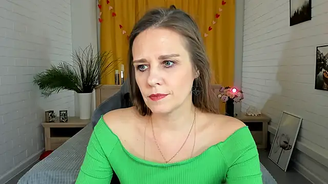 Snapshot of EmiliaBedy chatting on 02/26/25, 03:08 EmiliaBedy online show from 02/26/25, 03:08