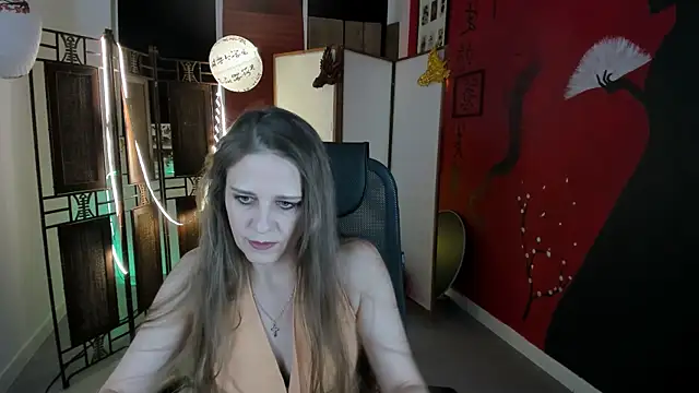 Snapshot of EmiliaBedy chatting on 02/28/25, 09:04 EmiliaBedy online show from 02/28/25, 09:04