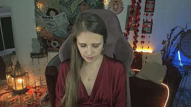 Snapshot of EmiliaBedy chatting on 03/03/25, 12:05 EmiliaBedy online show from 03/03/25, 12:05