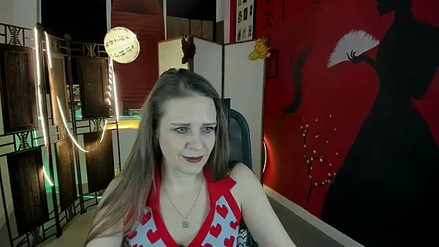 Snapshot of EmiliaBedy chatting on 03/04/25, 09:07 EmiliaBedy online show from 03/04/25, 09:07