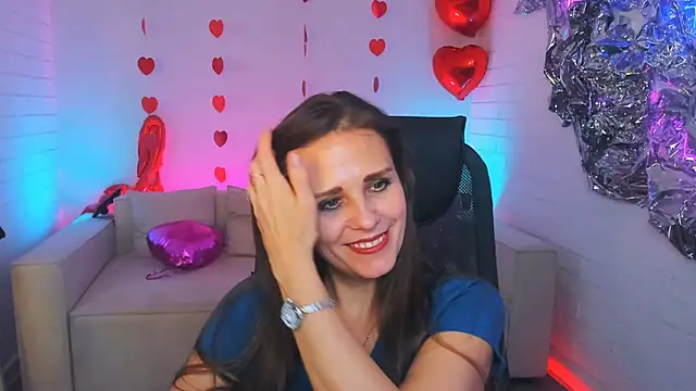 Snapshot of EmiliaBedy chatting on 03/06/25, 11:58 EmiliaBedy online show from 03/06/25, 11:58