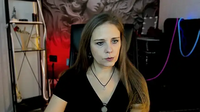 Snapshot of EmiliaBedy chatting on 03/10/25, 07:10 EmiliaBedy online show from 03/10/25, 07:10