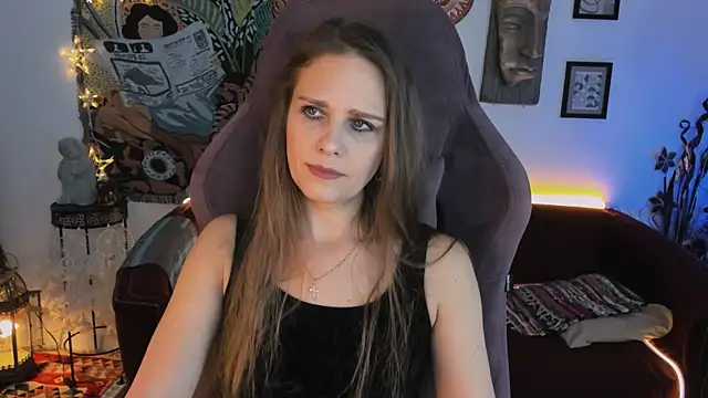 Snapshot of EmiliaBedy chatting on 03/16/25, 12:22 EmiliaBedy online show from 03/16/25, 12:22