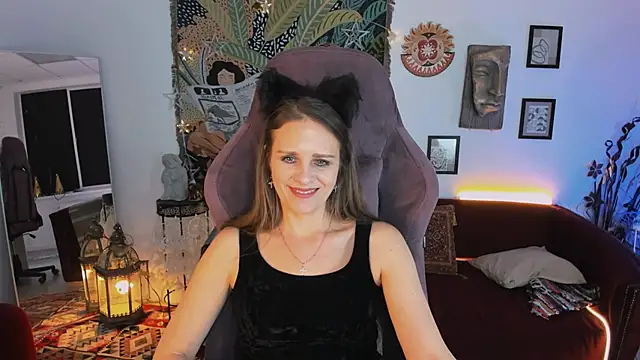 Snapshot of EmiliaBedy chatting on 03/16/25, 03:28 EmiliaBedy online show from 03/16/25, 03:28