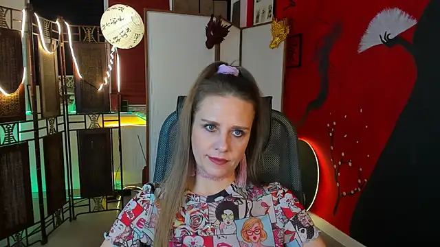 Snapshot of EmiliaBedy chatting on 03/20/25, 12:11 EmiliaBedy online show from 03/20/25, 12:11