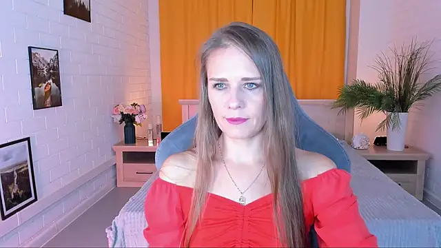 Snapshot of EmiliaBedy chatting on 10/01/25, 09:15 EmiliaBedy online show from 10/01/25, 09:15