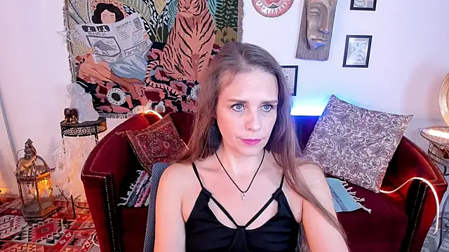 Snapshot of EmiliaBedy chatting on 10/02/25, 09:16 EmiliaBedy online show from 10/02/25, 09:16