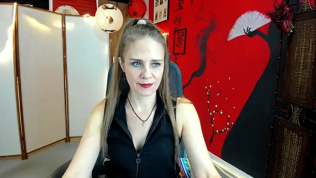 Snapshot of EmiliaBedy chatting on 10/16/25, 09:10 EmiliaBedy online show from 10/16/25, 09:10