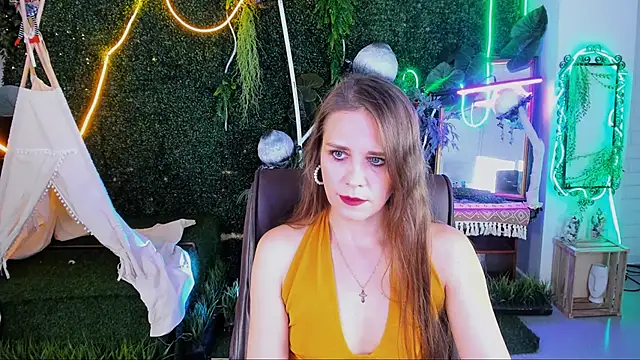 Snapshot of EmiliaBedy chatting on 11/15/25, 09:06 EmiliaBedy online show from 11/15/25, 09:06