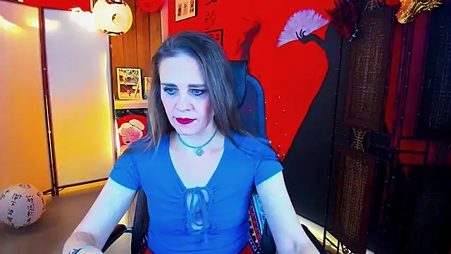 Snapshot of EmiliaBedy chatting on 11/30/25, 05:11 EmiliaBedy online show from 11/30/25, 05:11